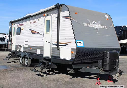61373 - 30' 2014 Keystone Trailrunner 25RL w/Slide Image 1