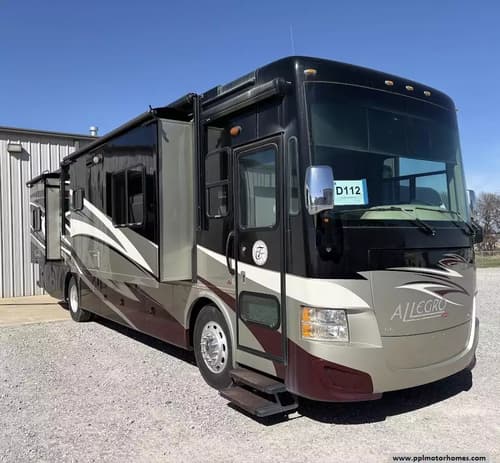 62517 - 37' 2014 Tiffin Allegro Red 36QSA 340hp Cummins w/4 Slides Image 1