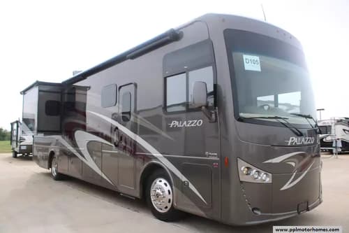60844 - 38' 2018 Thor Palazzo 36.3 340hp Cummins w/2 Slides Image 1