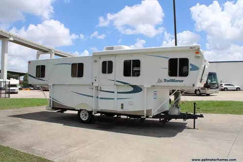 63795 - 25' 2008 Trailmanor 2720 Image 1