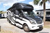 62433 - 24' 2018 Tiffin Wayfarer 24BW w/2 Slides Image 1