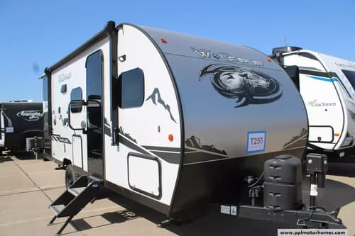 60405 - 23' 2022 Forest River Cherokee Wolf Pup Black Label 17JGBL w/Slide - Bunk House Image 1
