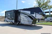 60966 - 34' 2022 Vanleigh RV Beacon 34RLB w/3 Slides & Generator Image 1