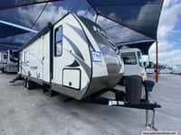 64353 - 32' 2017 Cruiser RV Fun Finder 27IK w/2 Slides Image 1