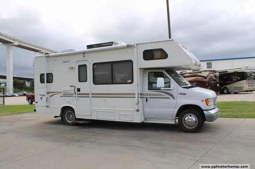 63519 - 22' 2002 Four Winds Chateau Sport ECO Image 1