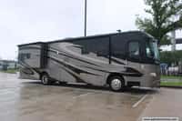 63157 - 38' 2008 Coachmen Cross Country 382DS 340hp Cummins w/2 Slides Image 1