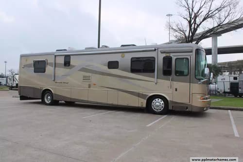 62200 - 41' 2004 Newmar Dutch Star 4010 370hp Cummins w/2 Slides Image 1