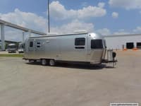 55994 - 28' 2014 Airstream Flying Cloud 27FB Image 1