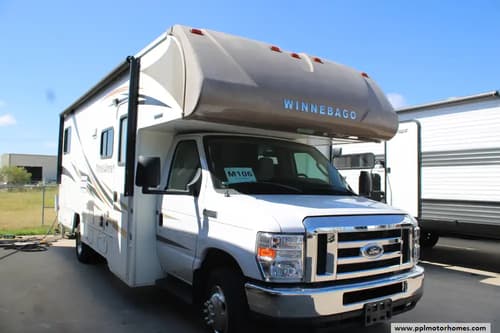 64595 - 27' 2018 Winnebago Minnie Winnie 26A w/3 Slides Image 1