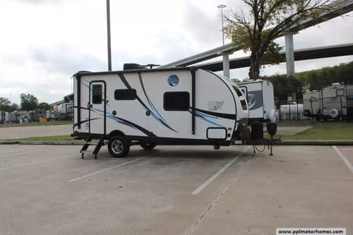61612 - 21' 2019 Forest River Palomino Real Lite Mini 181 w/Slide Image 1