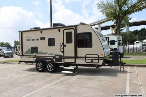64084 - 21' 2020 Winnebago Micro Minnie 1800BH - Bunk House Image 1