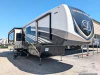 62652 - 44' 2022 Drv Mobile Suite 43 HOUSTON w/3 Slides Image 1