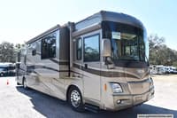 62152 - 40' 2005 Winnebago Vectra 40KD 400hp Cummins w/3 Slides Image 1