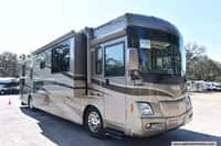 62152 - 40' 2005 Winnebago Vectra 40KD 400hp Cummins w/3 Slides Image 1