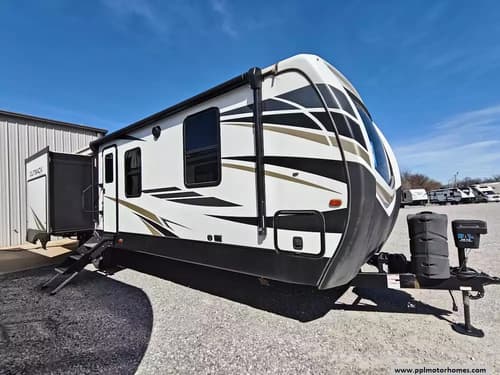 62525 - 37' 2021 Keystone Outback 332ML w/3 Slides Image 1