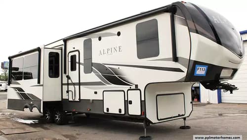 63001 - 37' 2021 Keystone Alpine 3220RL w/3 Slides Image 1