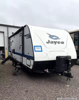 65039 - 31' 2018 Jayco Jay Feather 27RL w/Slide Image 1
