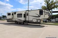 60837 - 42' 2019 Vanleigh RV Vilano 385RD w/5 Slides Image 1