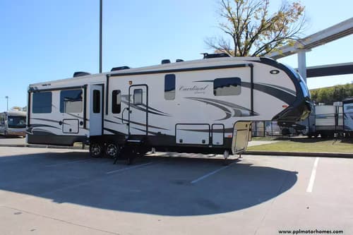61695 - 40' 2019 Forest River Cardinal Luxury 3930FBX w/3 Slides Image 1
