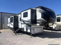 56371 - 41' 2020 Keystone Avalanche 383 FL w/5 Slides Image 1