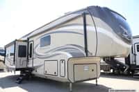 64390 - 40' 2018 Jayco Pinnacle 36FBTS w/3 Slides & Generator Image 1