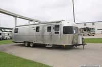 63036 - 31' 2006 Airstream Classic 31 Image 1