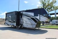 60966 - 34' 2022 Vanleigh RV Beacon 34RLB w/3 Slides & Generator Image 1