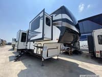 56370 - 42' 2020 Heartland Bighorn 3950FL w/5 Slides Image 1