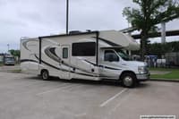 63147 - 30' 2016 Thor Chateau 29G w/2 Slides Image 1
