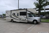 63147 - 30' 2016 Thor Chateau 29G w/2 Slides Image 1