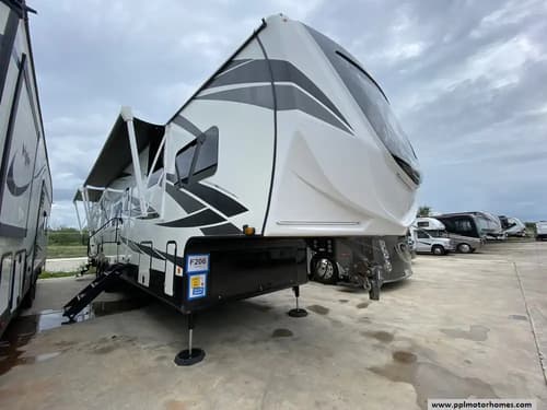 60105 - 45' 2021 Jayco Seismic 4125 w/2 Slides & Generator  - Toy Hauler Image 1