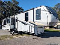 64746 - 40' 2022 Alliance RV Paradigm 372RK w/3 Slides Image 1
