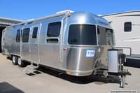 57732 - 30' 2022 Airstream Flying Cloud 30FB BUNK - Bunk House Image 1