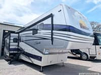 62712 - 40' 2019 New Horizons Majestic M403S w/3 Slides & Generator Image 1