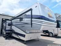 62712 - 40' 2019 New Horizons Majestic M403S w/3 Slides & Generator Image 1