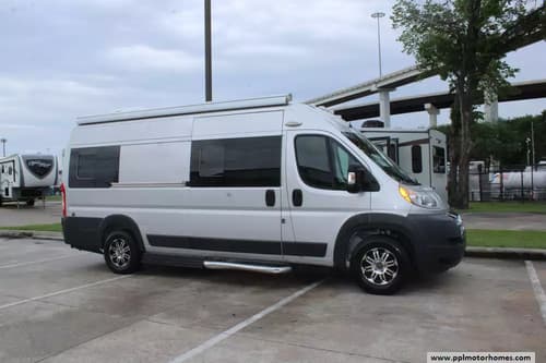 62680 - 21' 2019 Roadtrek SIMPLICITY Image 1