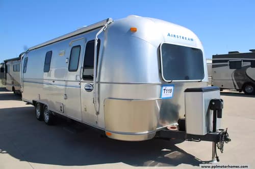 62577 - 28' 2000 Airstream Safari 27 Image 1