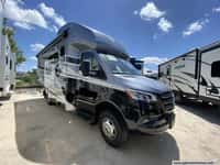 64345 - 26' 2026 Tiffin Wayfarer 25RW w/Slide Image 1