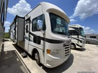 64271 - 29' 2015 Thor Ace 27.1 w/Slide Image 1