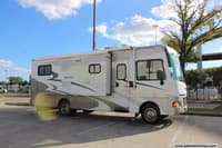 61367 - 28' 2013 Itasca Sunstar 27N Image 1