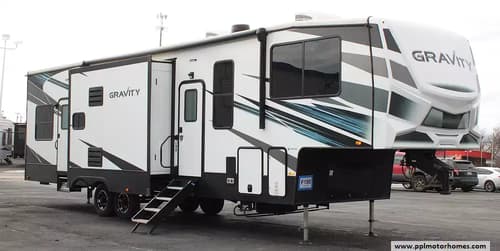 62031 - 41' 2022 Heartland Gravity 3550 w/3 Slides - Toy Hauler Image 1