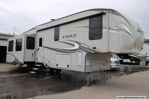 60068 - 38' 2017 Jayco Eagle 327CKTS w/3 Slides Image 1