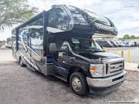 63122 - 32' 2022 Thor Quantum WS31 w/Slide Image 1