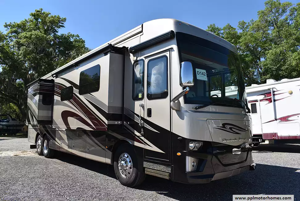 2019 Newmar Dutchstar 4018 4018 | D142SF | PPL Motor Homes