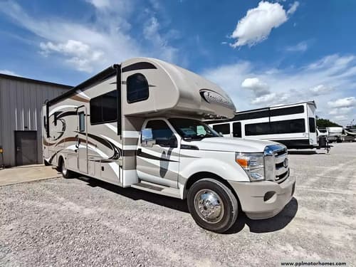 63336 - 35' 2014 Four Winds Thor 33SW w/Slide Image 1