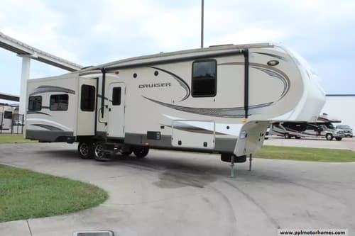 64618 - 38' 2016 Crossroads Cruiser 345BH w/4 Slides - Bunk House Image 1
