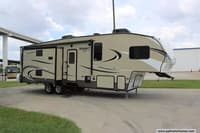 60455 - 33' 2018 Keystone Hideout 299RLDS w/2 Slides Image 1