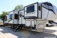 53258 - 42' 2020 Heartland Bighorn Traveler 39FL w/5 Slides Image 1