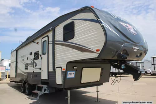 63756 - 33' 2017 Palomino Puma 295BHSS w/2 Slides - Bunk House Image 1