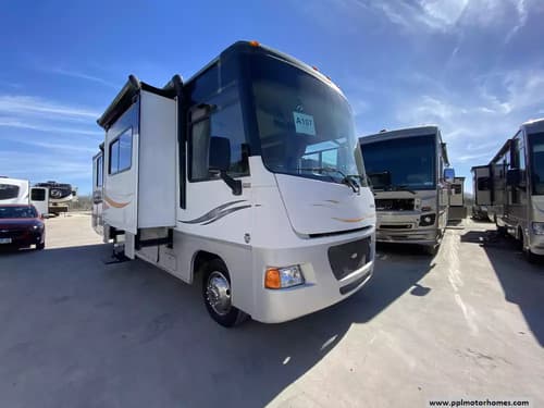 62209 - 31' 2011 Winnebago Vista 30W w/2 Slides Image 1